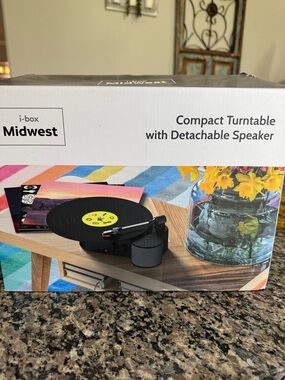 I-box Midwest Compact Turntable with Detachable Speaker - Black